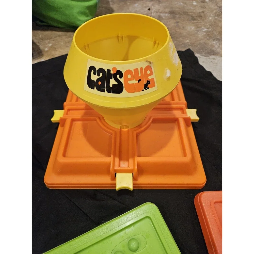 Vintage Marx Toys Cats Eye Board Game 1970s Retro Skill Color Match Complete